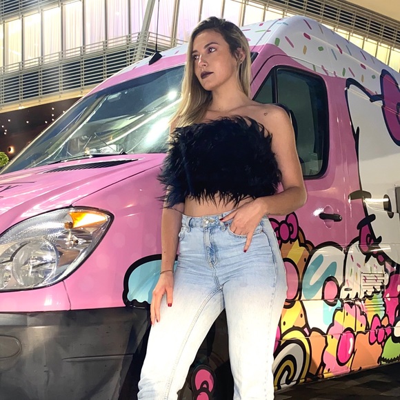 Black top - Picture 1 of 1